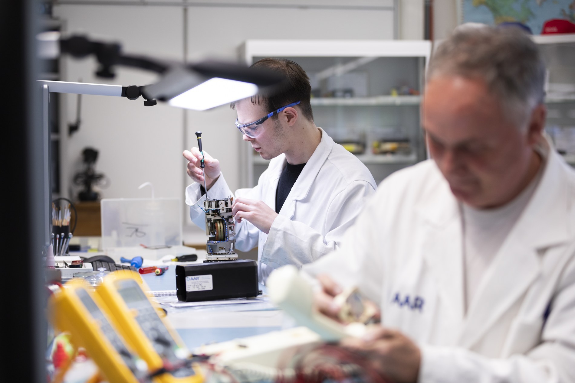AAR component repair employees working together in Amsterdam
