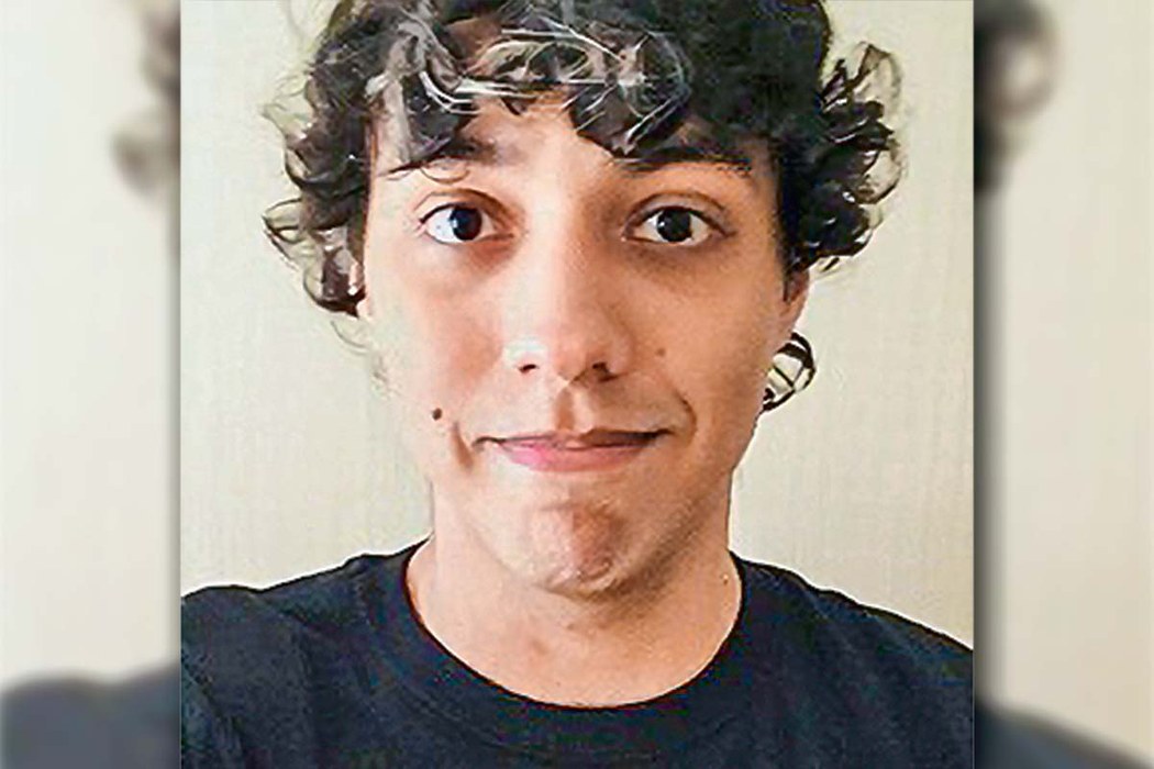 Alejandro Leon and the trouble with flat things