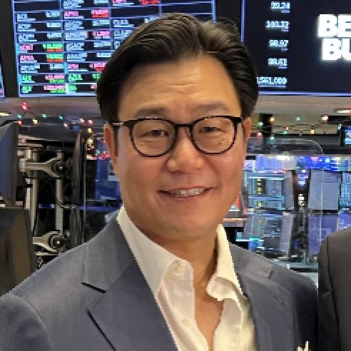 Alex Wang Is Taking AI Out of the Demo and Into the Lab