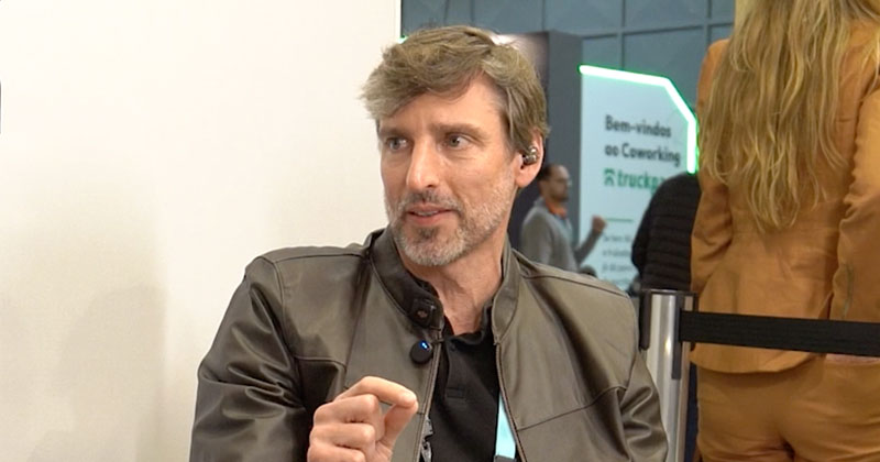 Alexandre Felix speaking during an interview at Logística do Futuro 2026