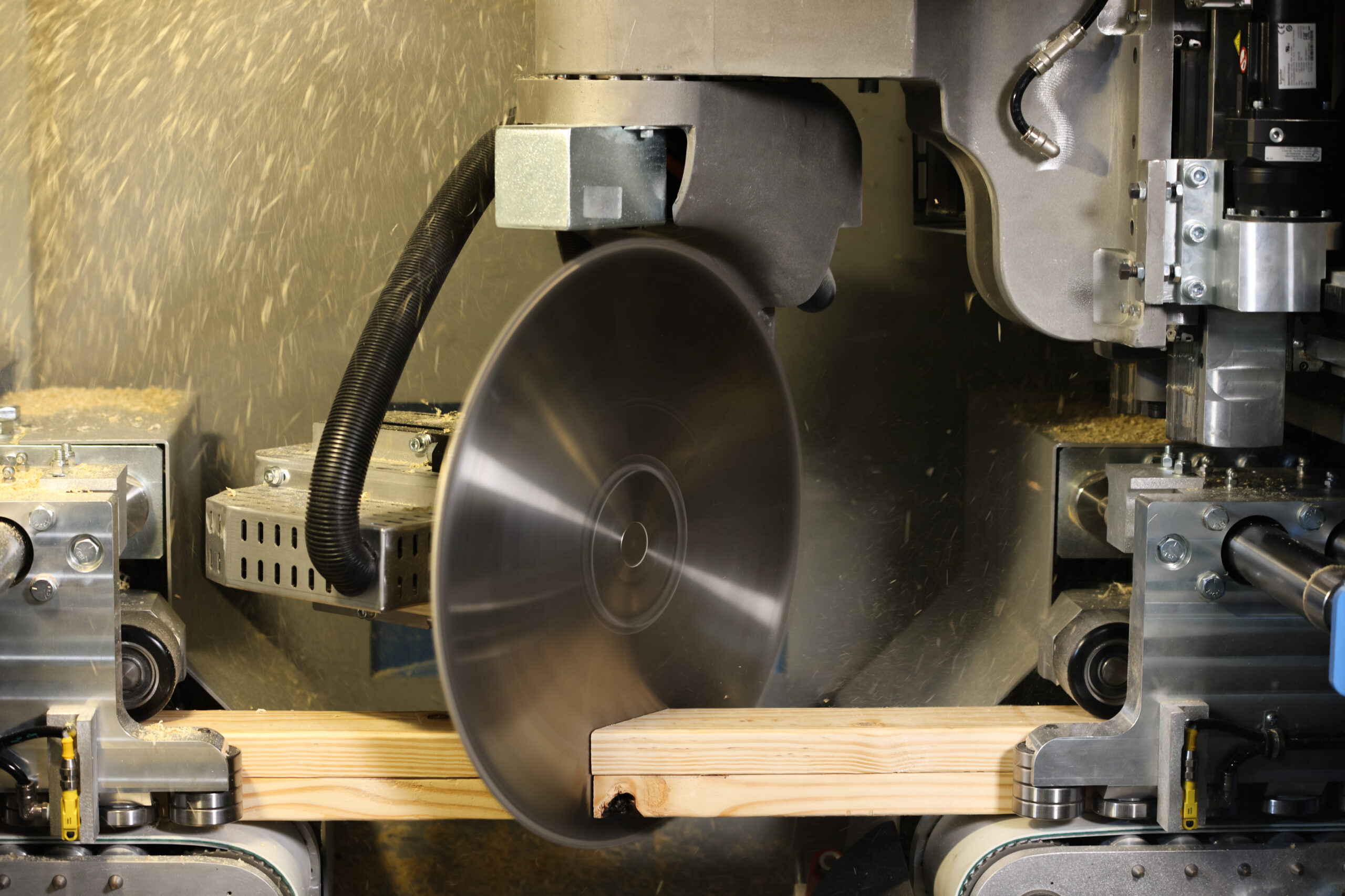 Alpine Linear Saw 5.0 equipment installed on a factory floor