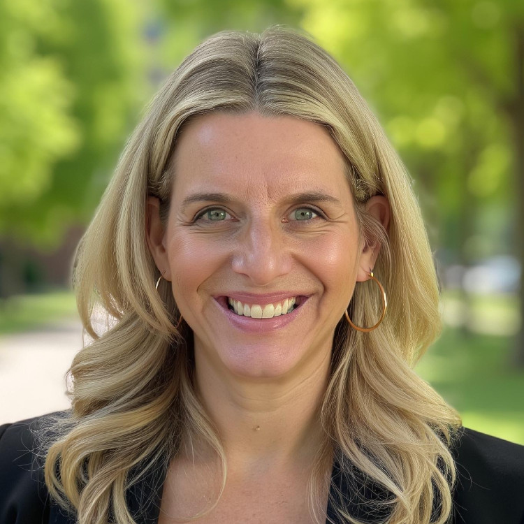 Amanda Melander Has Spent 20 Years Making Complicated Things Clear