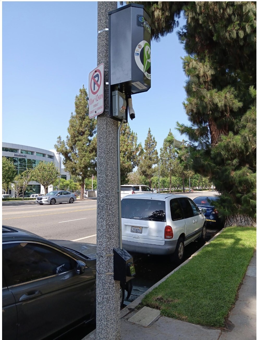 Streetlight-mounted electric vehicle charging equipment in Los Angeles