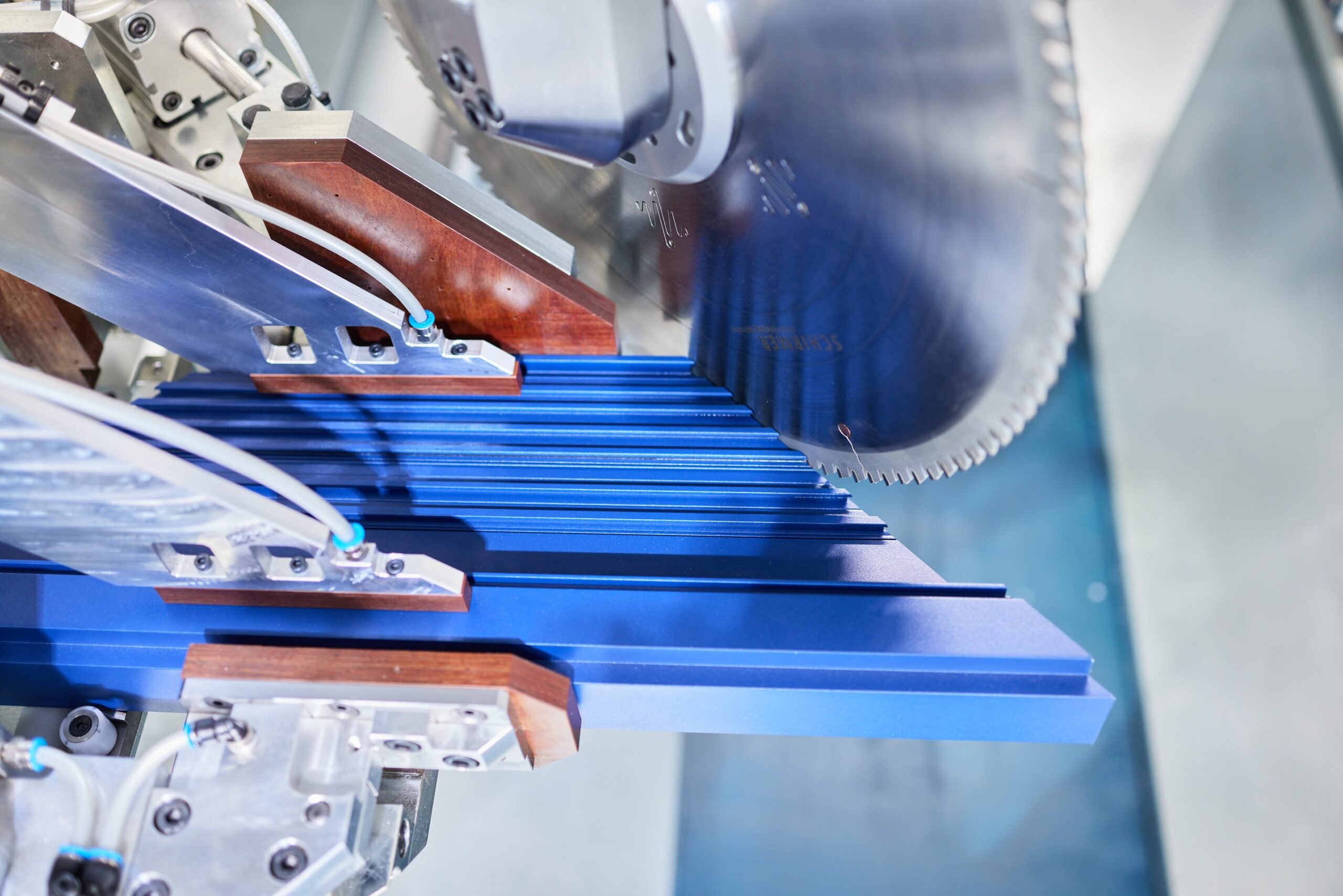 Circular saw and clamping equipment on a Schirmer manufacturing machine