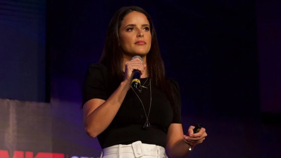 Andrea de Anda and the question behind the numbers