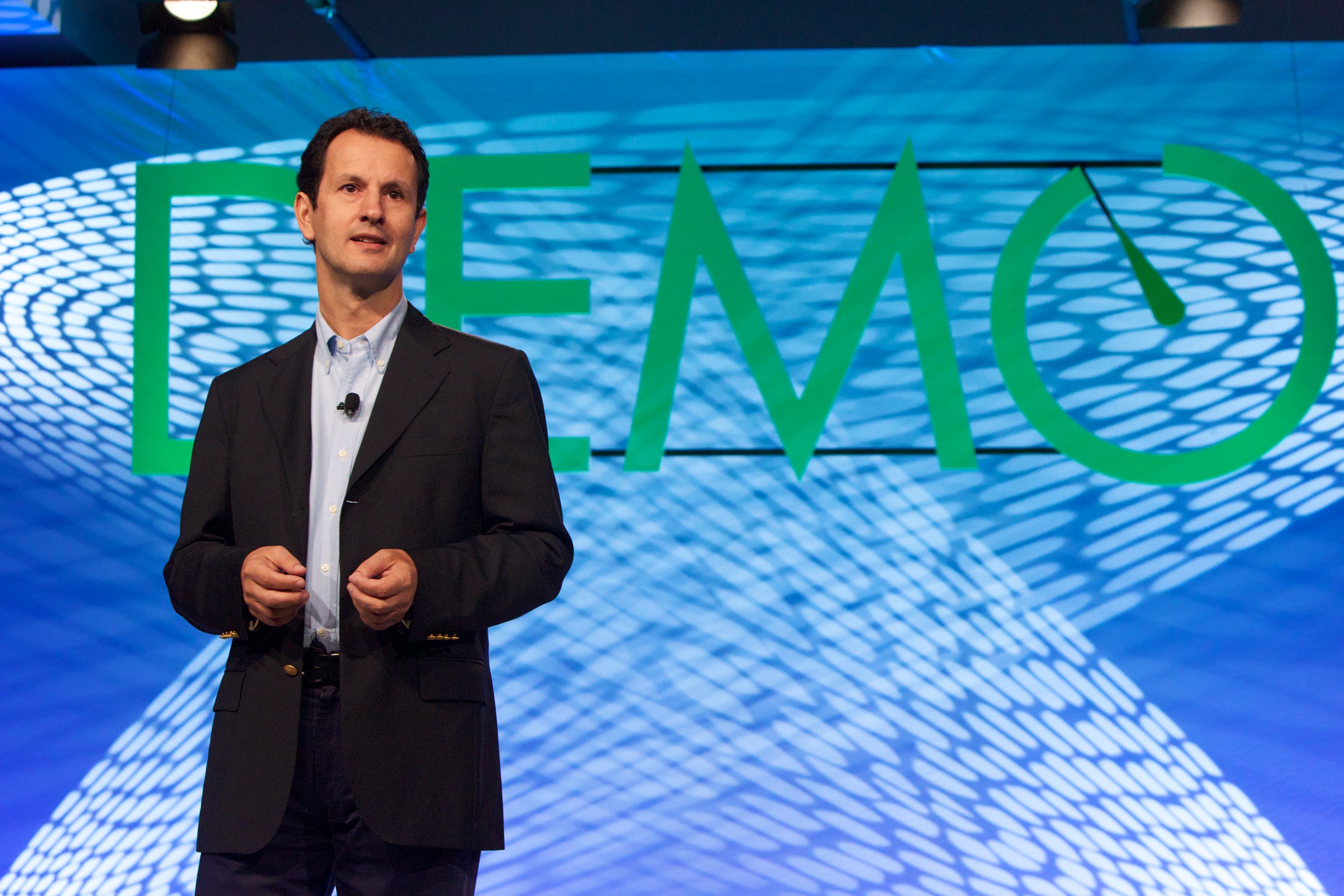 António Lucena de Faria presenting ActionFlow on the blue DEMO conference stage in September 2010