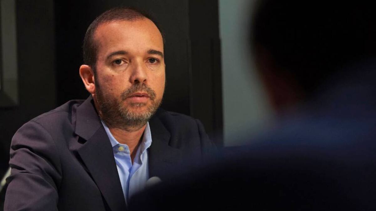Antonio Mugica speaking at a London press conference about Venezuela’s 2017 election
