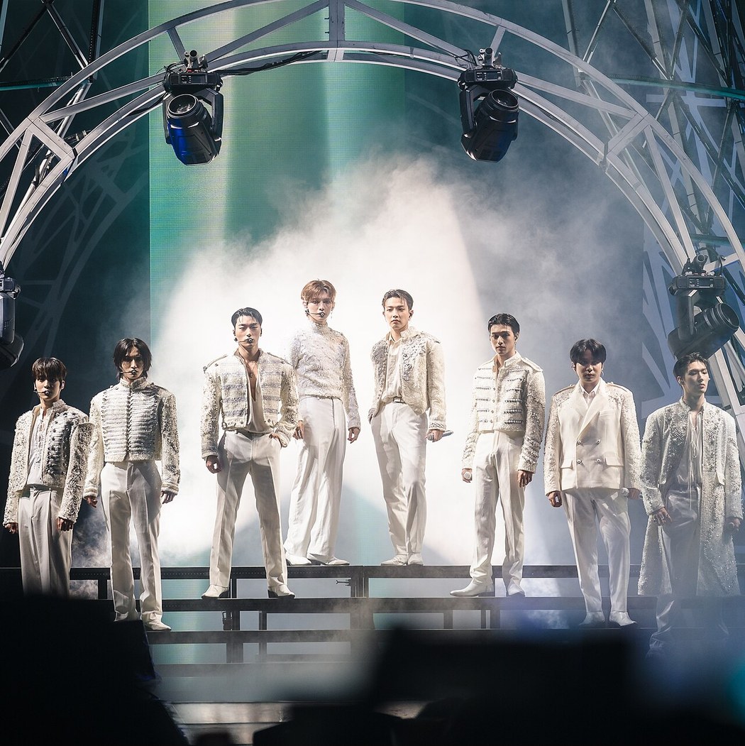 Eight Voices, One Relentless Pulse: How ATEEZ Built a Stage Bigger Than the Room