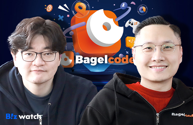 Bagelcode co-founders Ilhwan Yoon and Junyoung Kim standing together