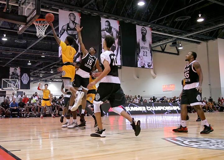 Youth basketball action in a photograph published by BallerTV