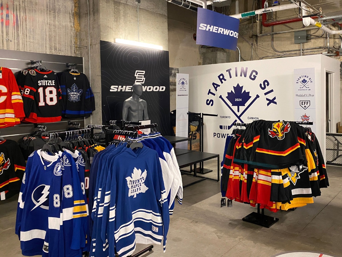 Hockey themed Lids pop-up retail environment