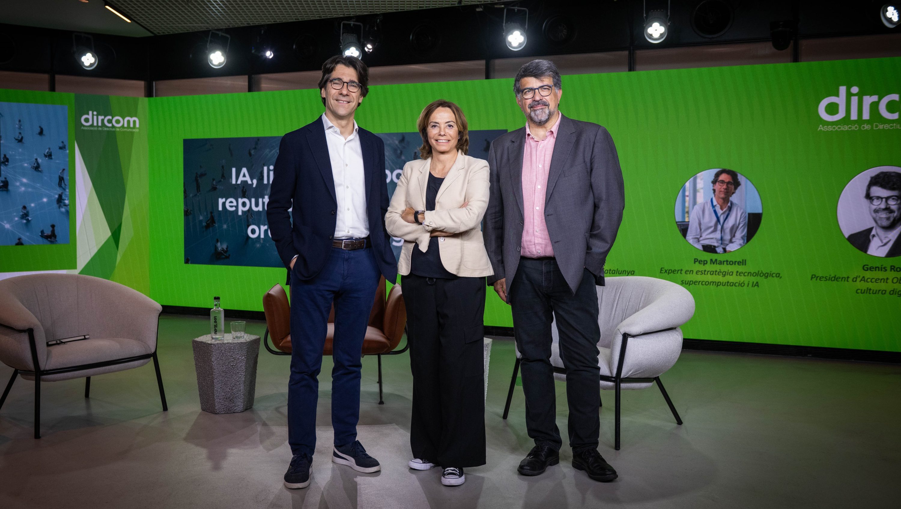 Carme Miró, centre, with Pep Martorell and Genís Roca at the Dircom Catalunya AI masterclass
