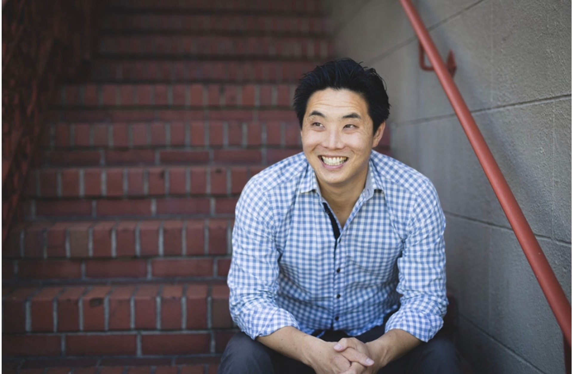 Casey Woo headshot