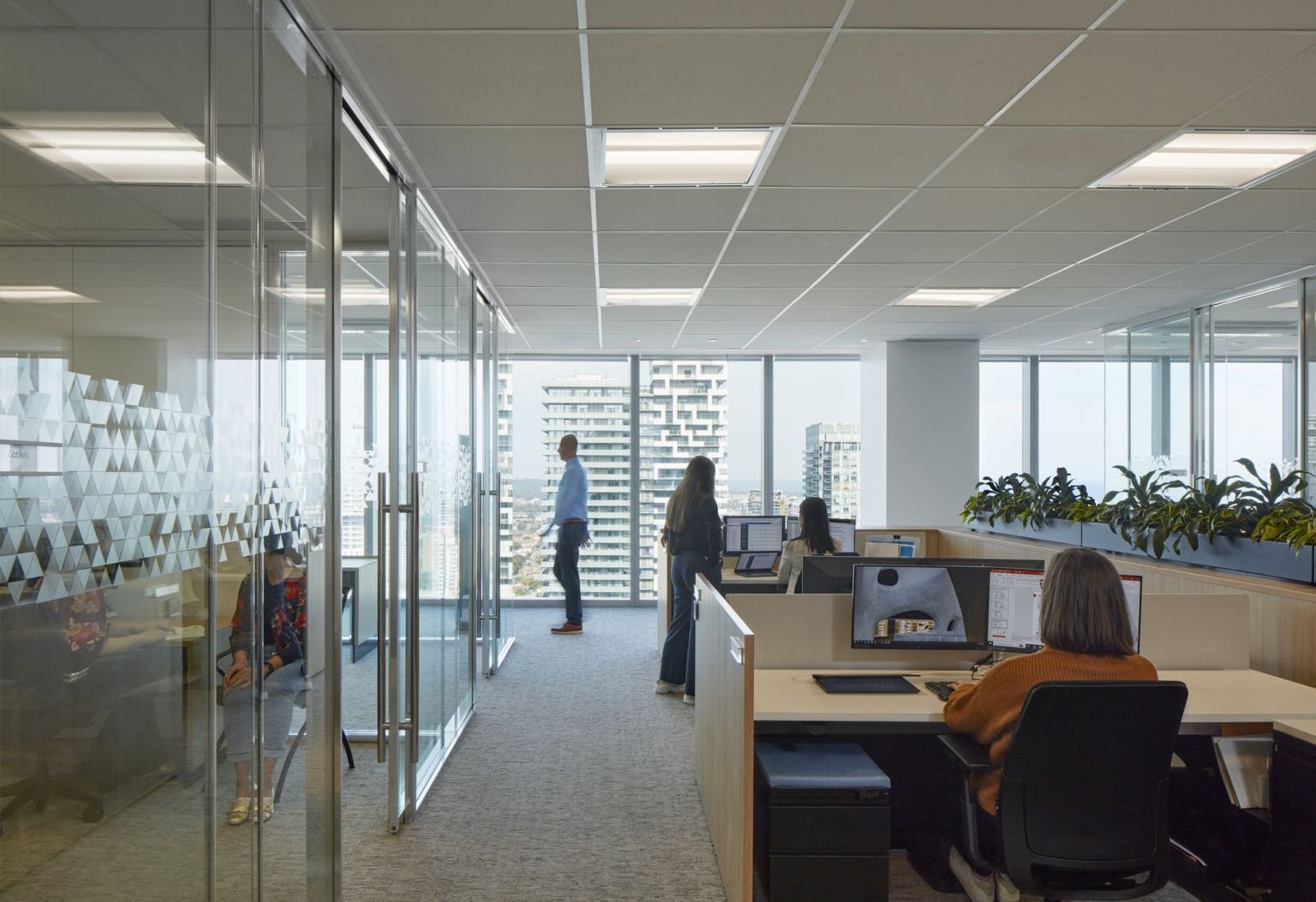 A bright collaborative interior in Cassels' Toronto office