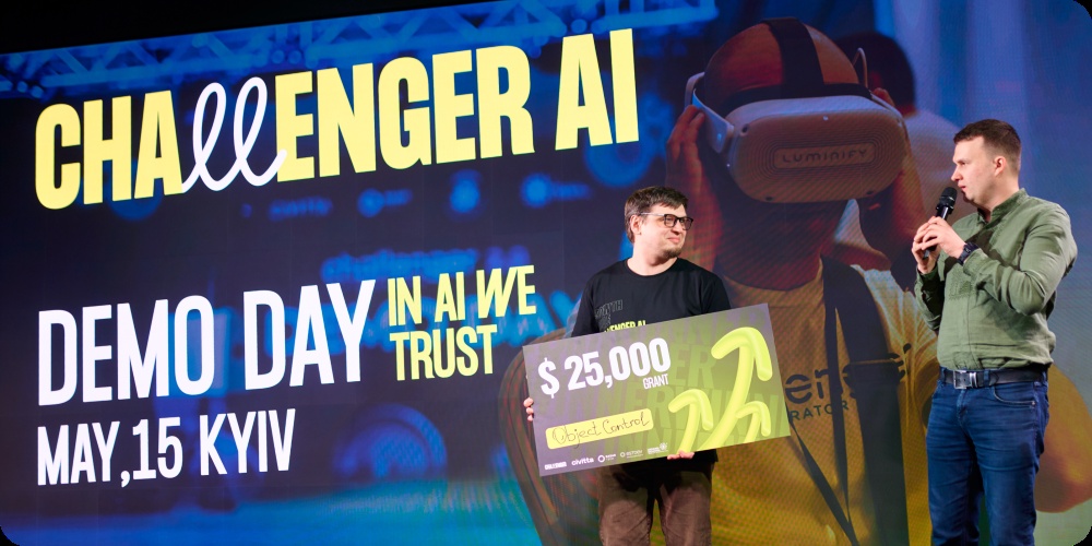 Object Control receiving a $25,000 award on the Challenger AI Demo Day stage in Kyiv