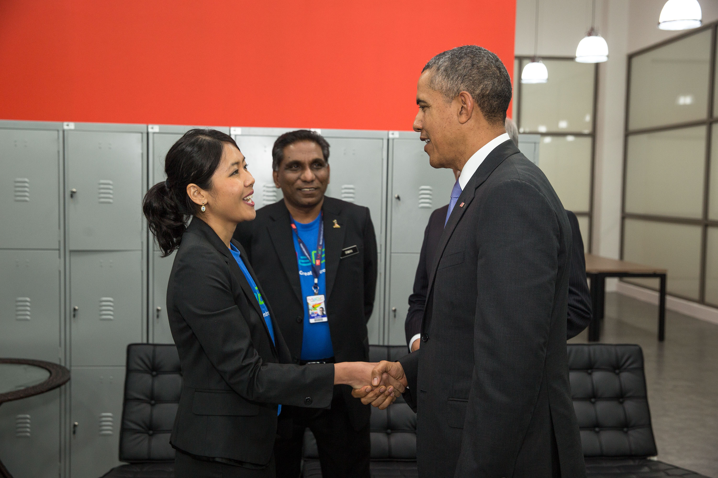 Cheryl Yeoh shaking hands with President Barack Obama during his 2014 visit to MaGIC