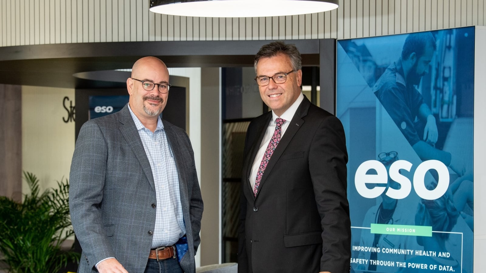 Chris Dillie, left, and Invest NI chief executive Alastair Hamilton at ESO's Belfast announcement in 2019