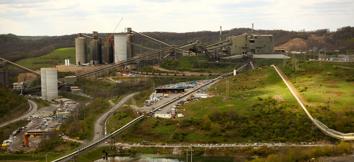 Conveyors, silos and buildings at CONSOL’s coal preparation plant amid Pennsylvania hills
