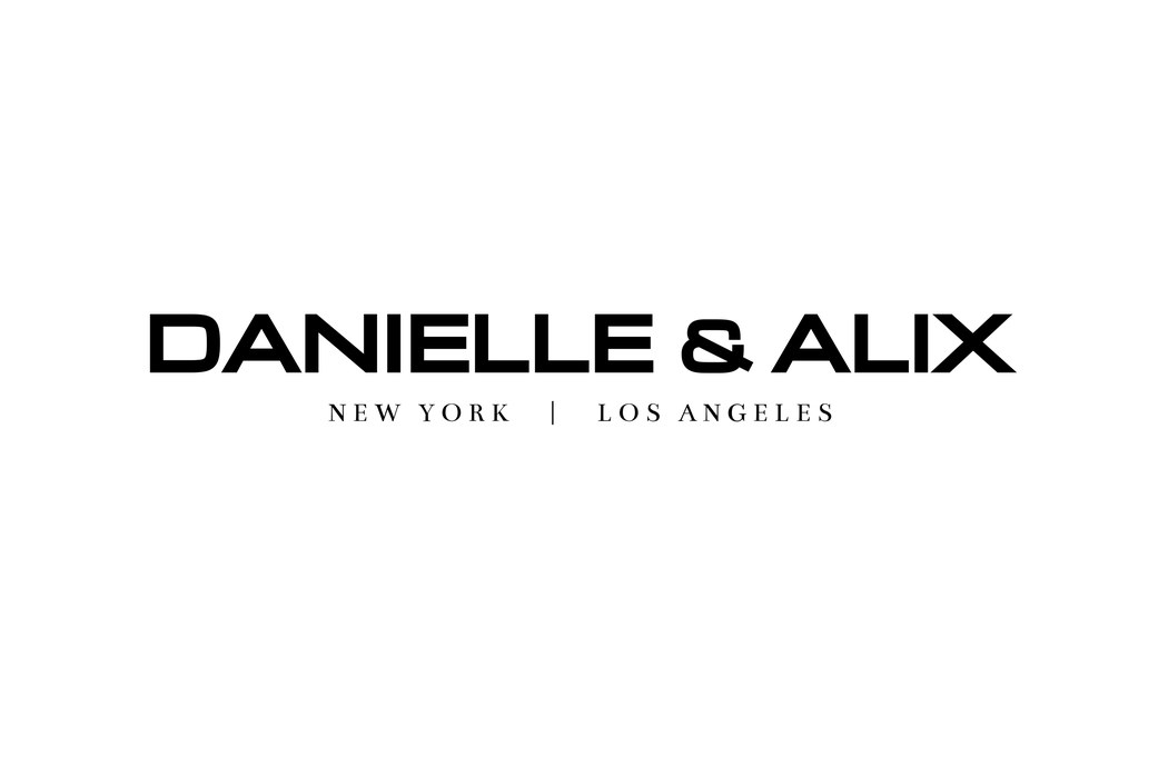 Danielle & Alix know what the outfit is for