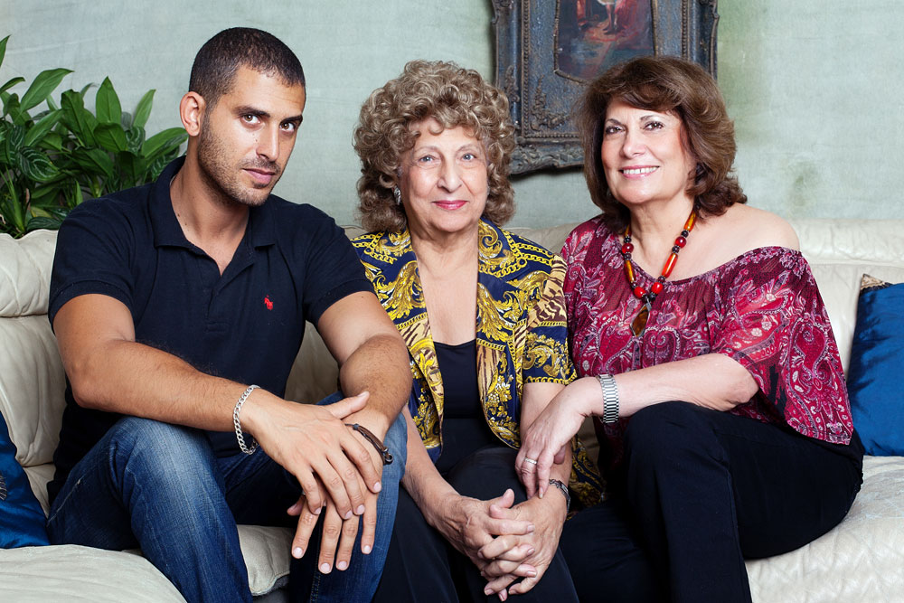 Dedy Shwartzenberg seated with his grandmother Shoshana Ben-Zur and mother Edna