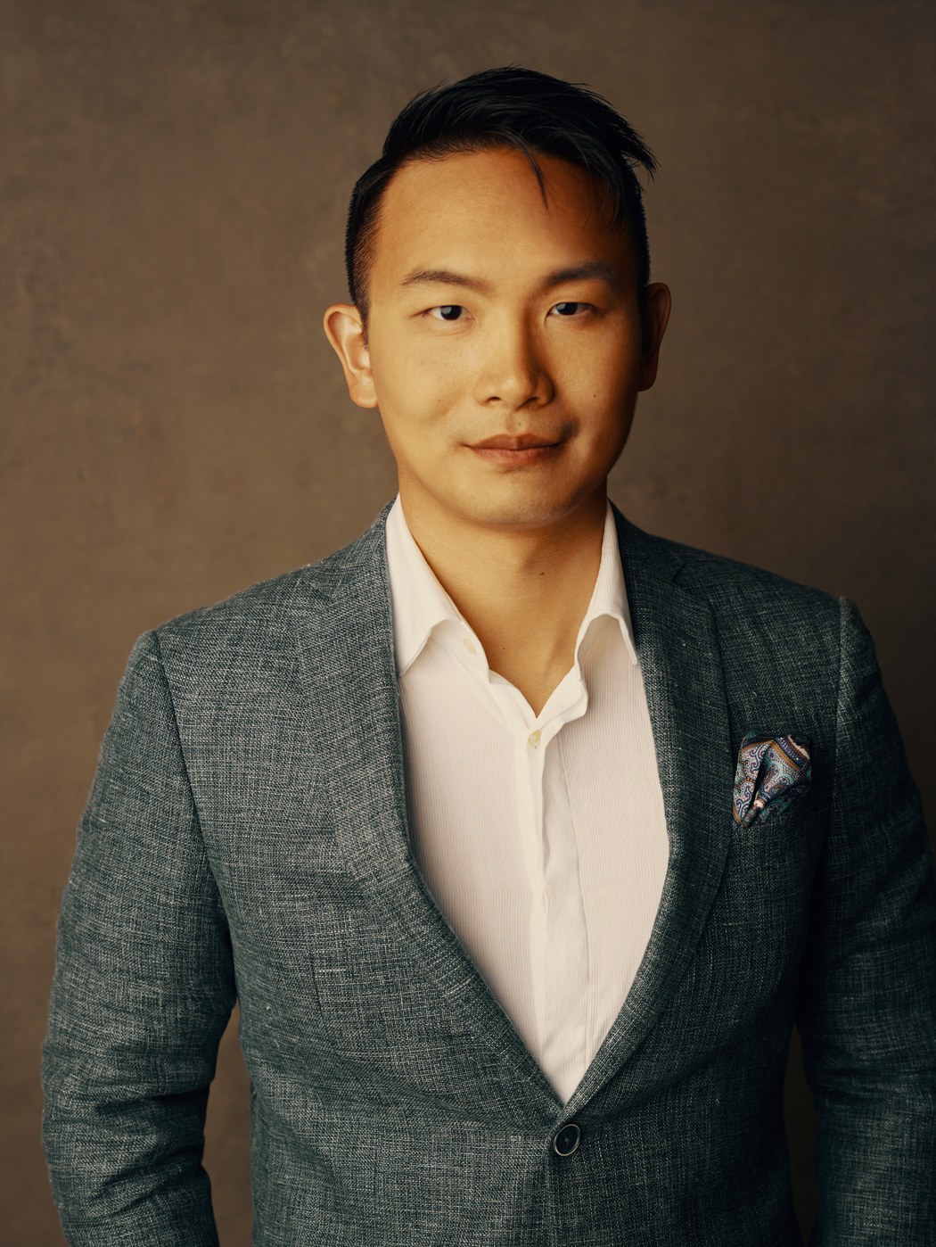 Dennis X. Hu and the problem of knowing enough