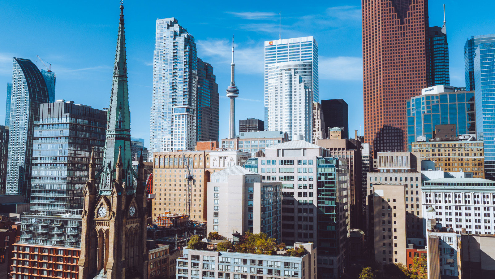 Toronto skyline with the CN Tower rising above downtown