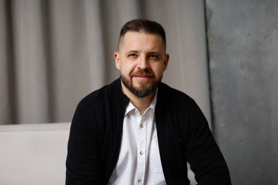 Anton Onufriienko, Devart managing director, seated for a portrait