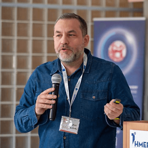 Dimitris Tsingos wanted no boss. Then he took the job again.