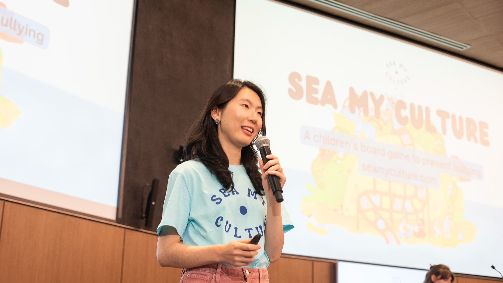 Xinyi Zhang presenting Sea My Culture at Terp Startup Accelerator Demo Day in 2024