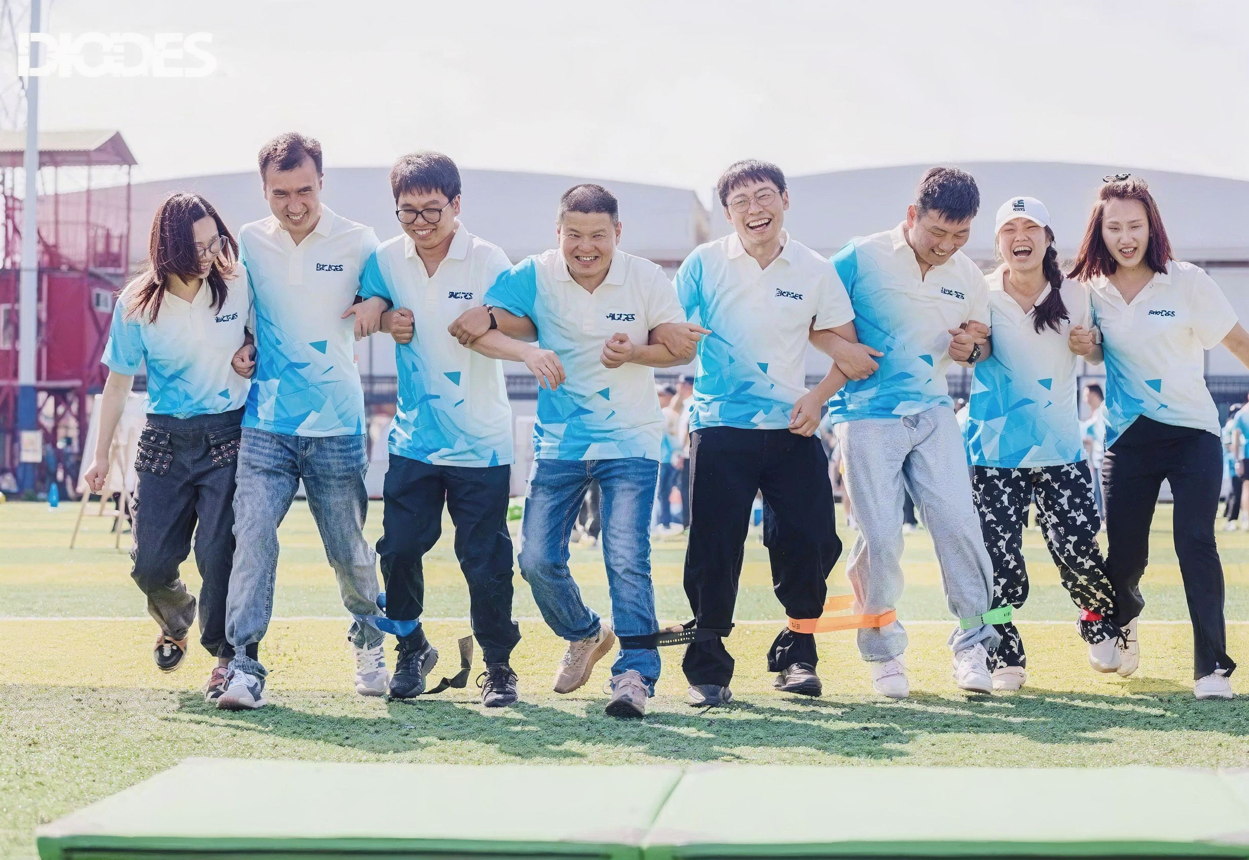 Diodes Incorporated employees outdoors during a team-building activity