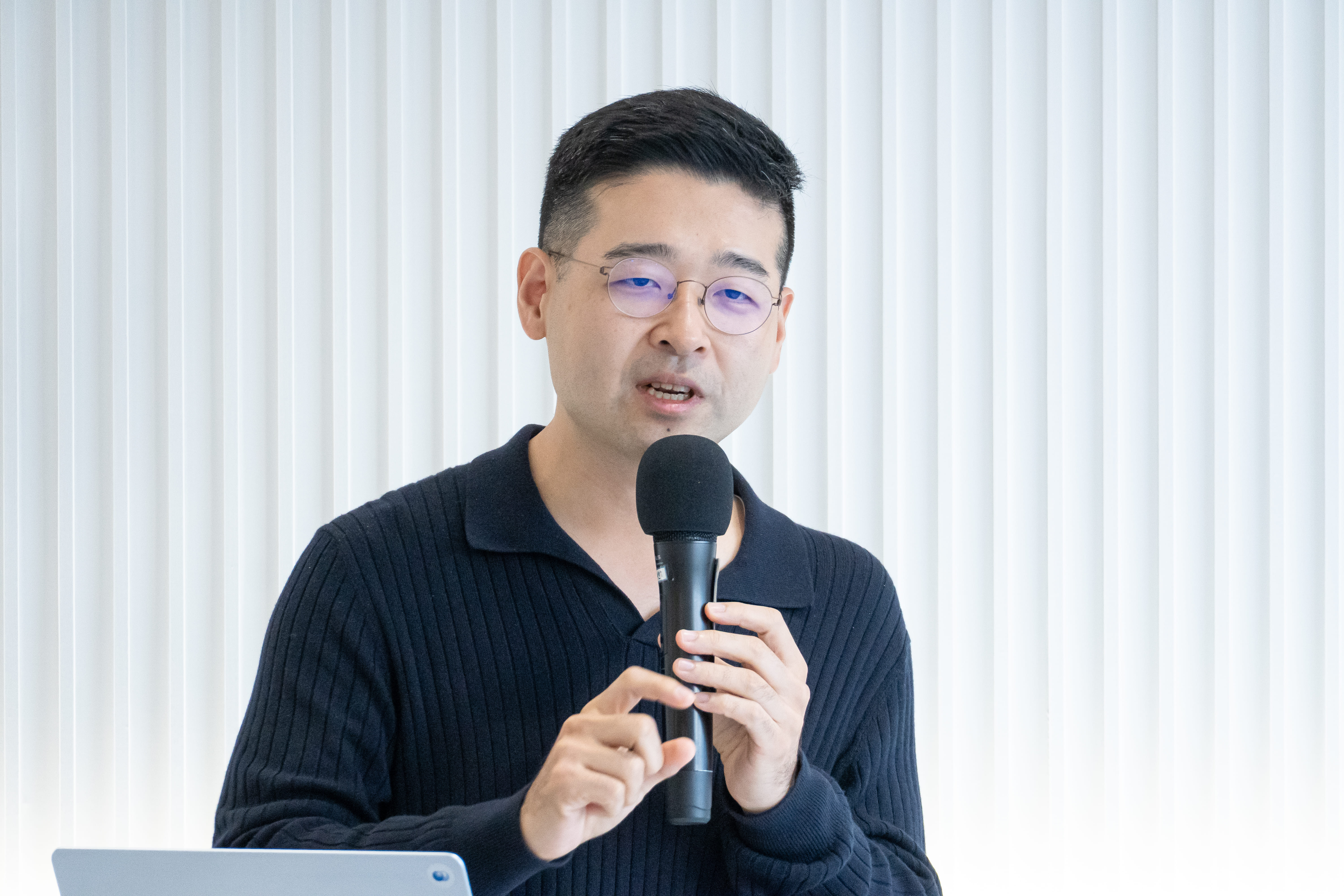 Dong-ho Kim speaking at dcamp’s Startup Morning Club in October 2026