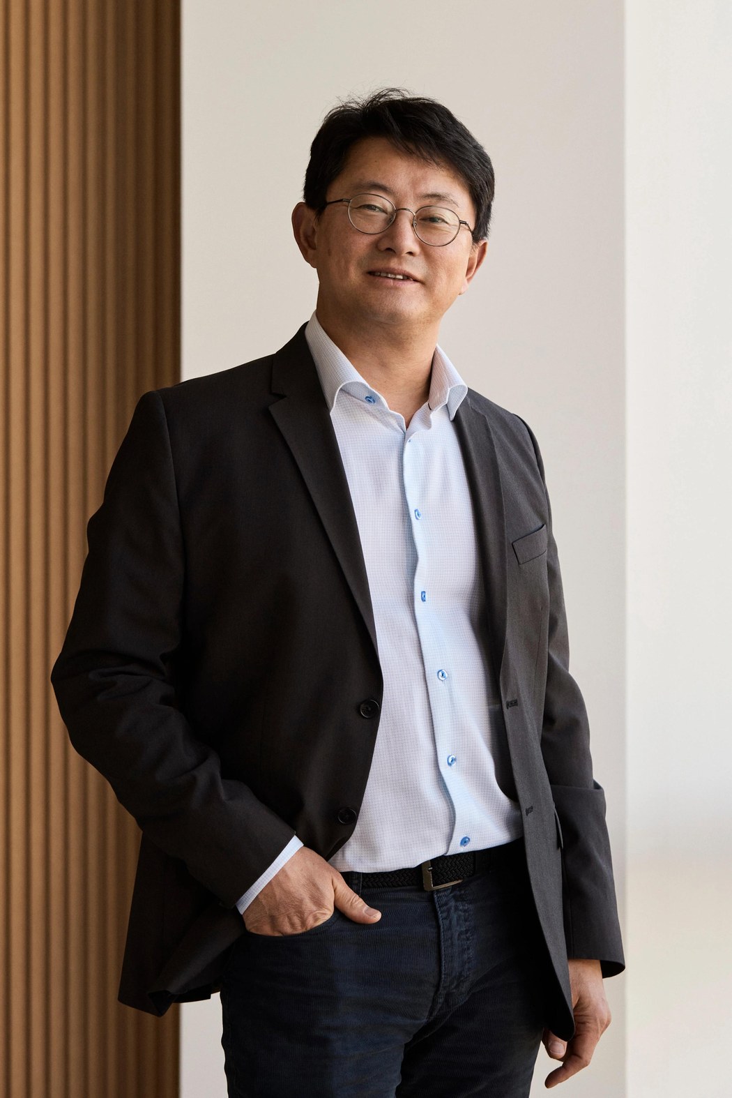 Dong-Su Kim