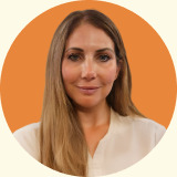 Donna Perlstein in a Revuze contributor portrait