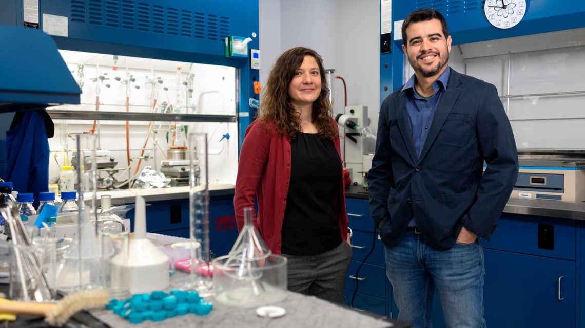Ecolectro co-founders Kristina Hugar and Gabriel Rodríguez-Calero in a Cornell chemistry laboratory