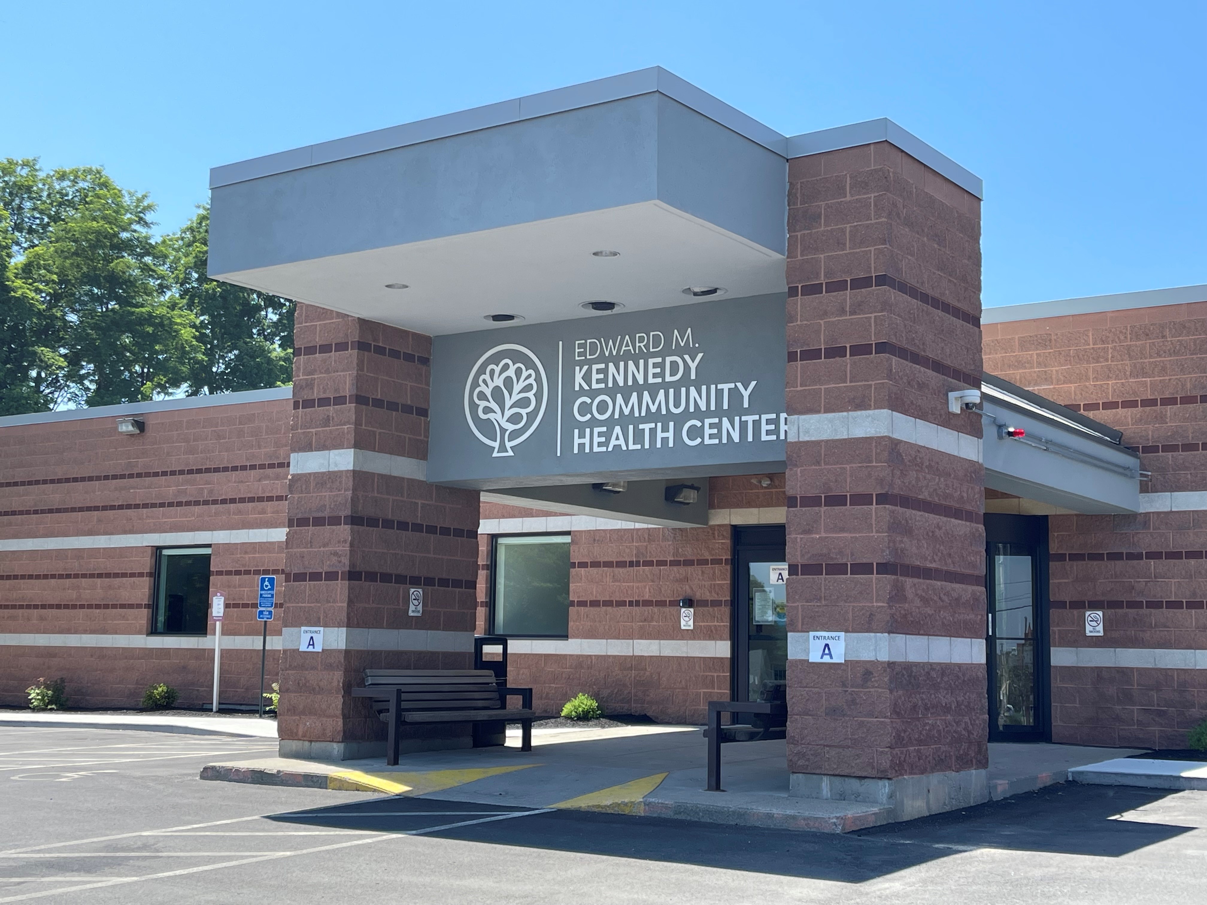 Brick entrance of Kennedy Community Health’s Lincoln Street facility in Worcester