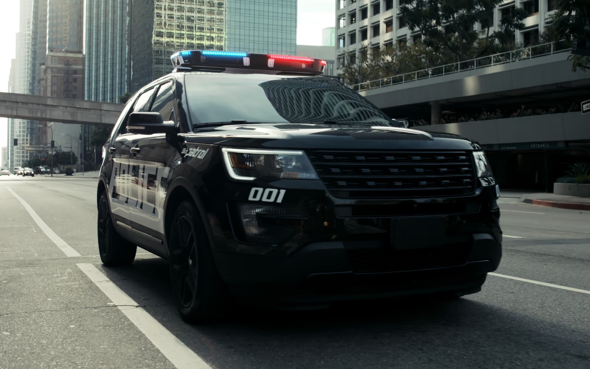 A patrol vehicle carrying Ekin’s illuminated Patrol G2 lightbar