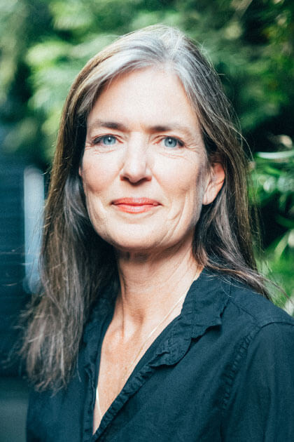 Portrait of Elixir founder Jennifer Jerde