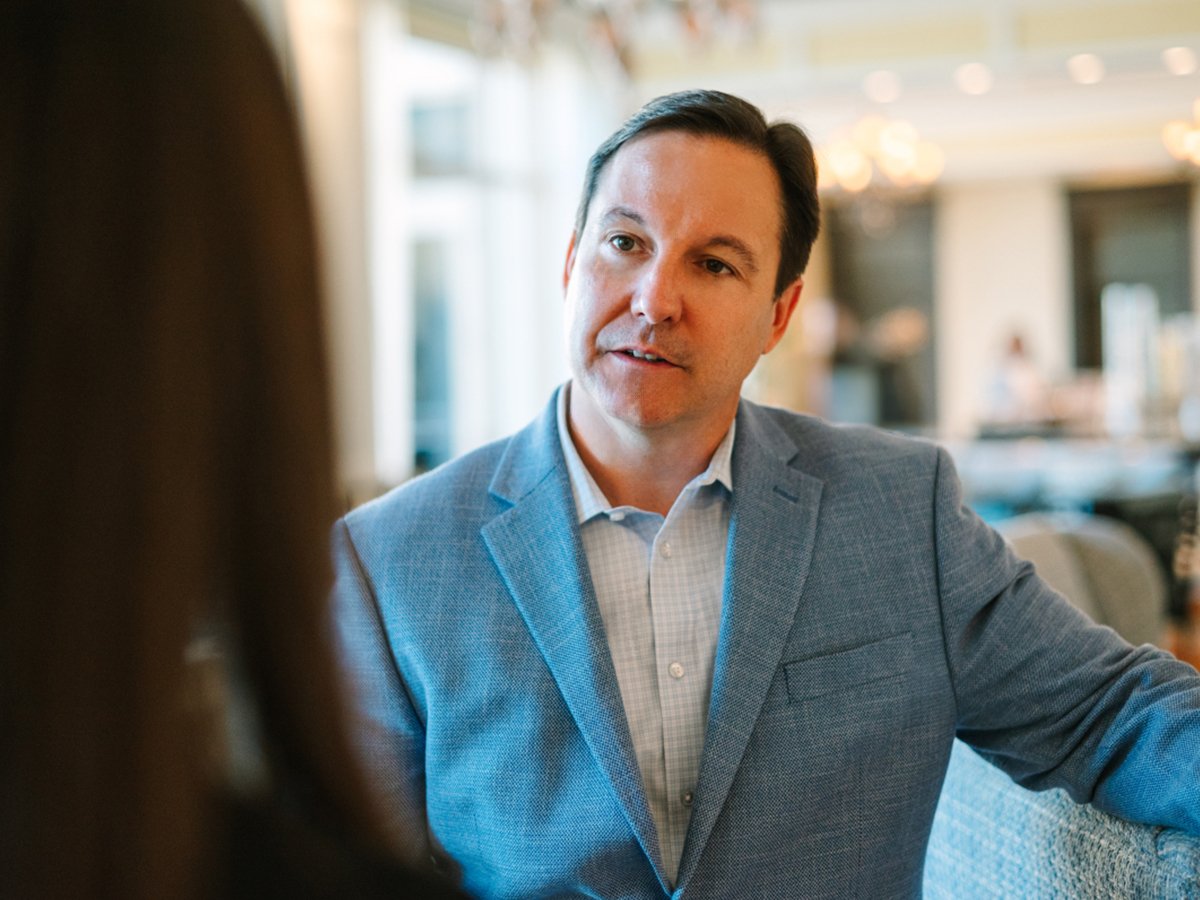 An Engage fi banking adviser in conversation