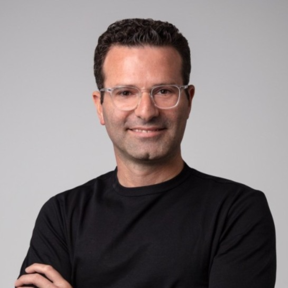When the Room Went Dark, Eran Ben-Shushan Rebuilt the Stage