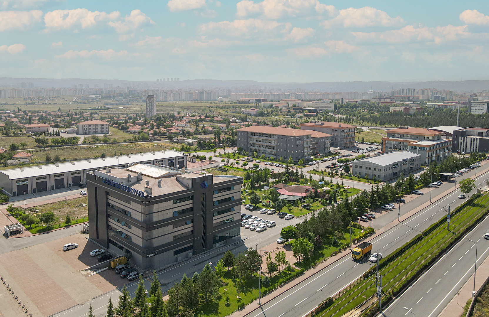 Erciyes Teknopark buildings and SERA on the university campus in Kayseri