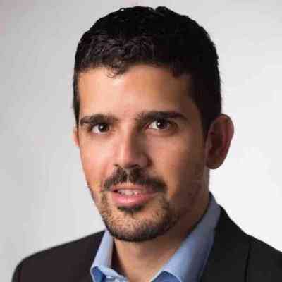 Eyal Gruner and the trouble with too many answers