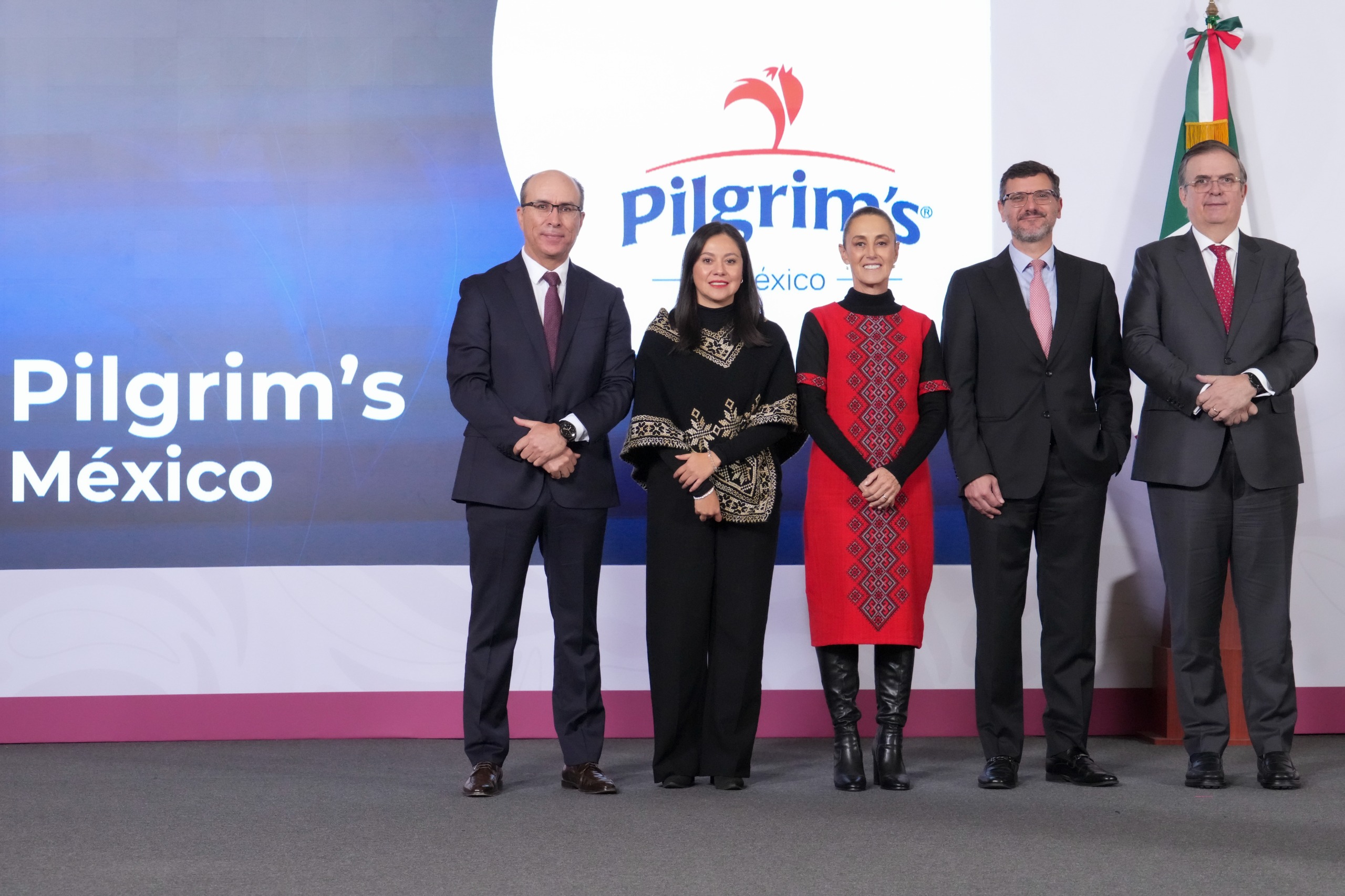Fabio Sandri, second from right, with Claudia Sheinbaum and other participants at the January 15, 2026 Pilgrim’s investment announcement in Mexico City
