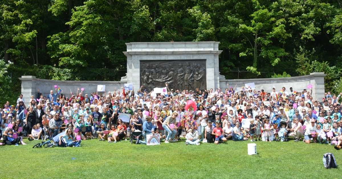 Families gathered for a large Family Week group photograph