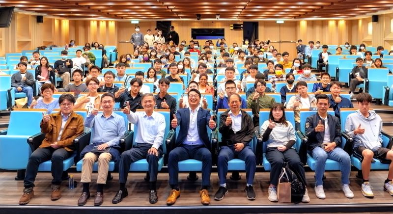 Gary Yu seated among students and participants at National Cheng Kung University’s 2024 Industry Master Lecture Series