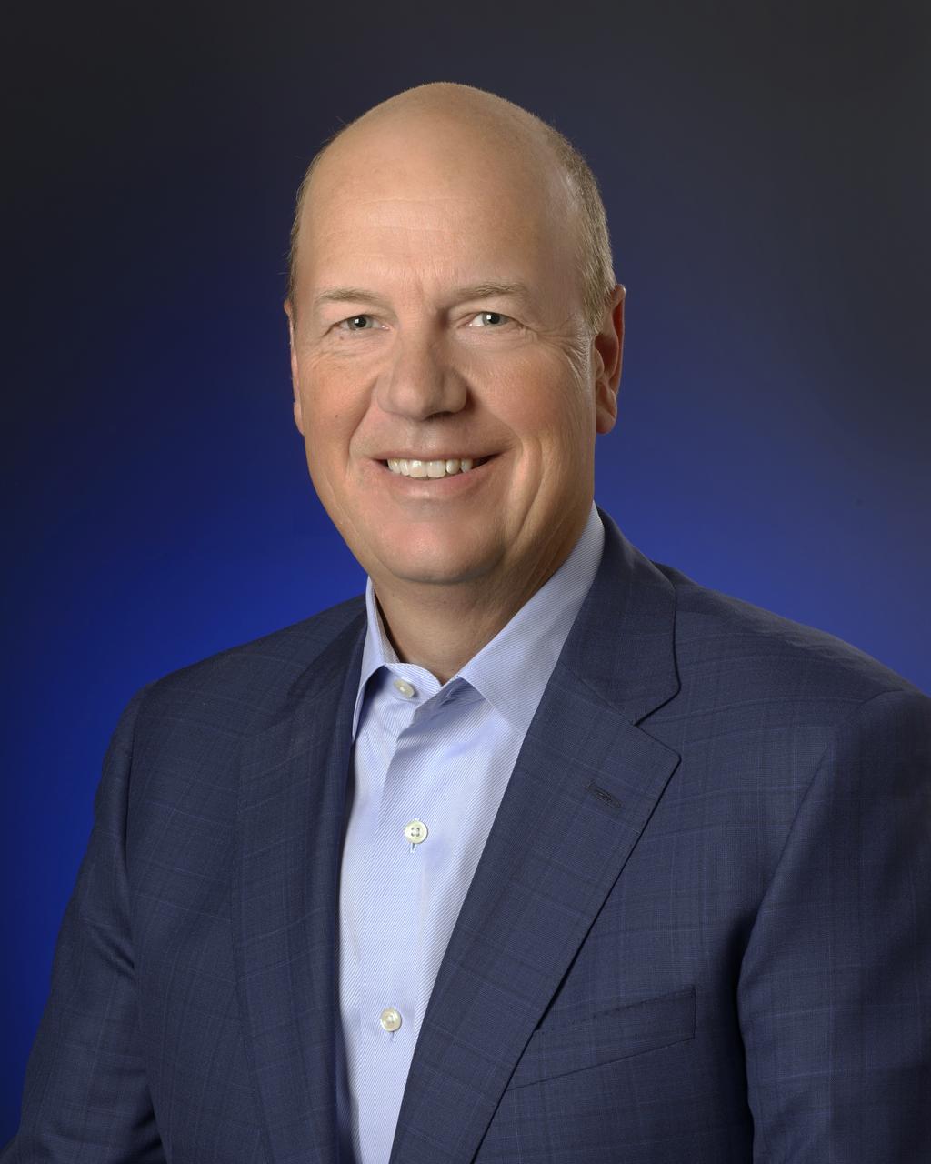 Gene Lee Learned Leadership One Cleared Table at a Time