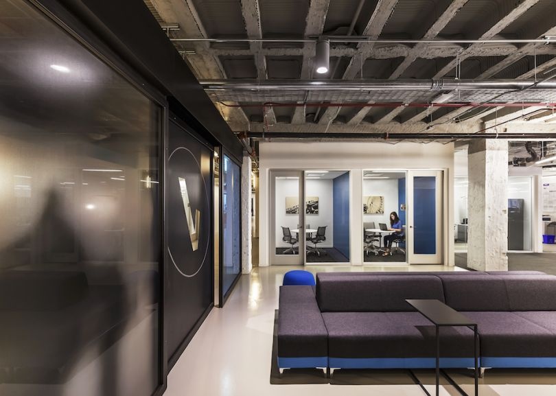 Open communal seating in VelocityEHS’s Chicago Merchandise Mart office