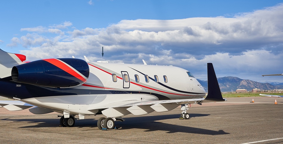 Gogo Galileo HDX antenna mounted on a Bombardier Challenger at Duncan Aviation