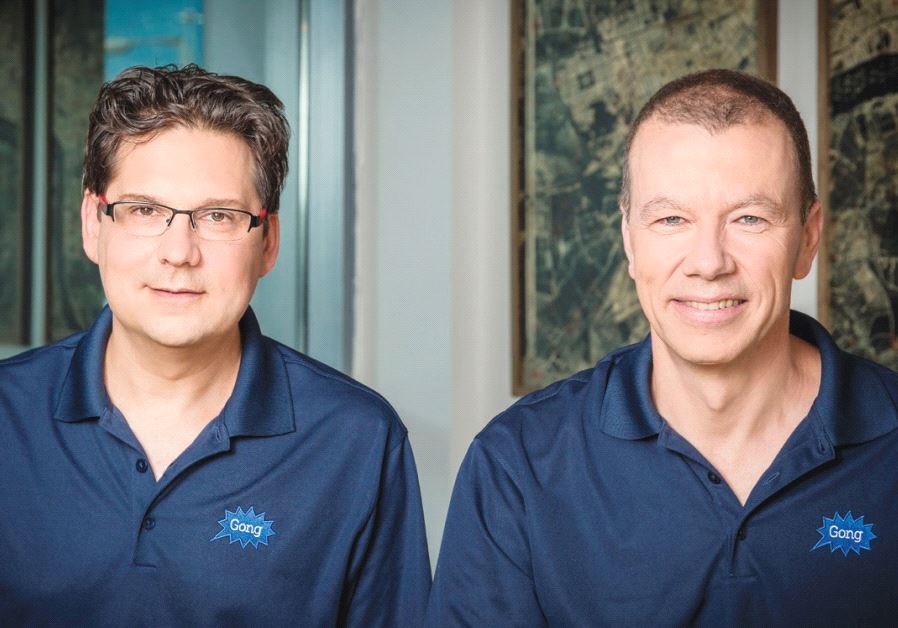 Gong co-founders Eilon Reshef and Amit Bendov standing together