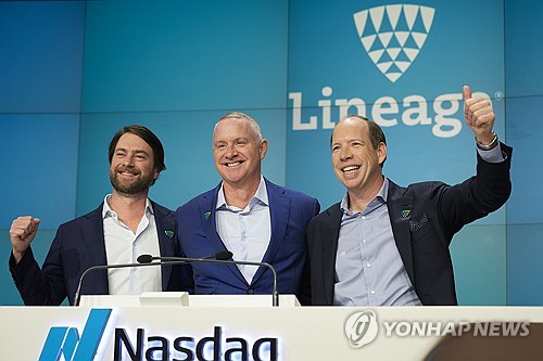 Greg Lehmkuhl with Lineage co-founders at the Nasdaq listing celebration