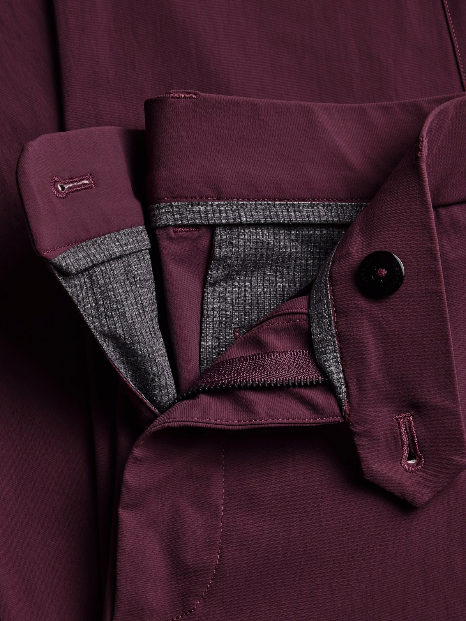 Close-up of the Montauk Performance Trouser’s waistband and pocket construction